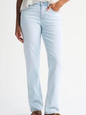Abercrombie & Fitch Curve Love Mid Rise 90s Straight Jean